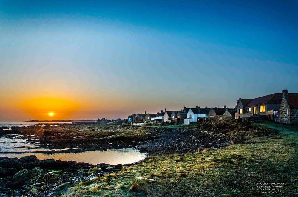 Pew With A View - Seafront Cottages Rosehearty Exteriör bild