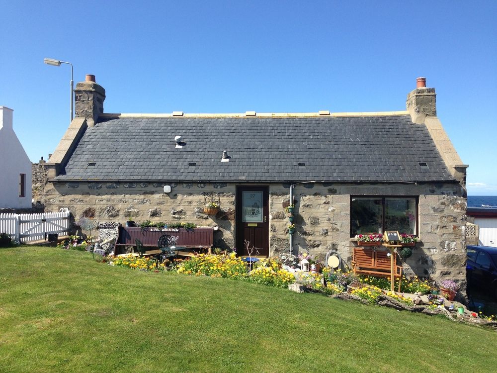 Pew With A View - Seafront Cottages Rosehearty Exteriör bild