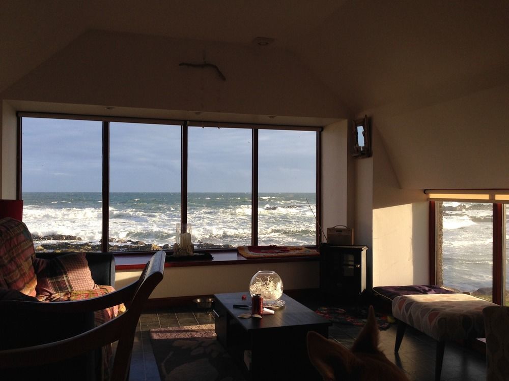 Pew With A View - Seafront Cottages Rosehearty Exteriör bild