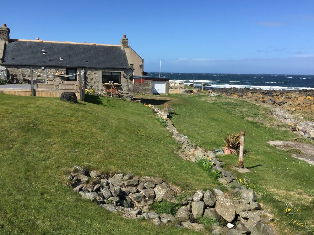 Pew With A View - Seafront Cottages Rosehearty Exteriör bild