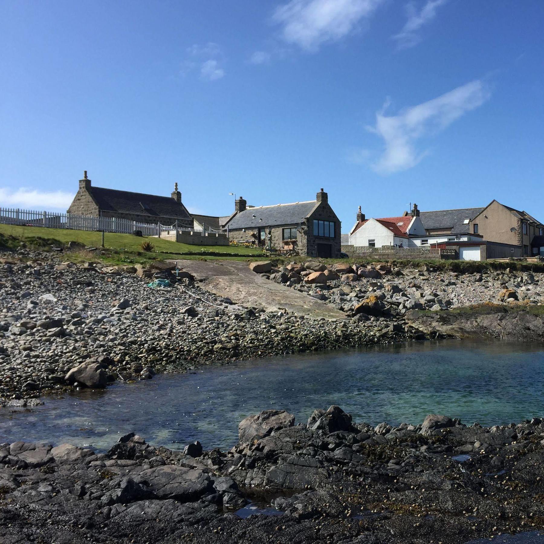 Pew With A View - Seafront Cottages Rosehearty Exteriör bild