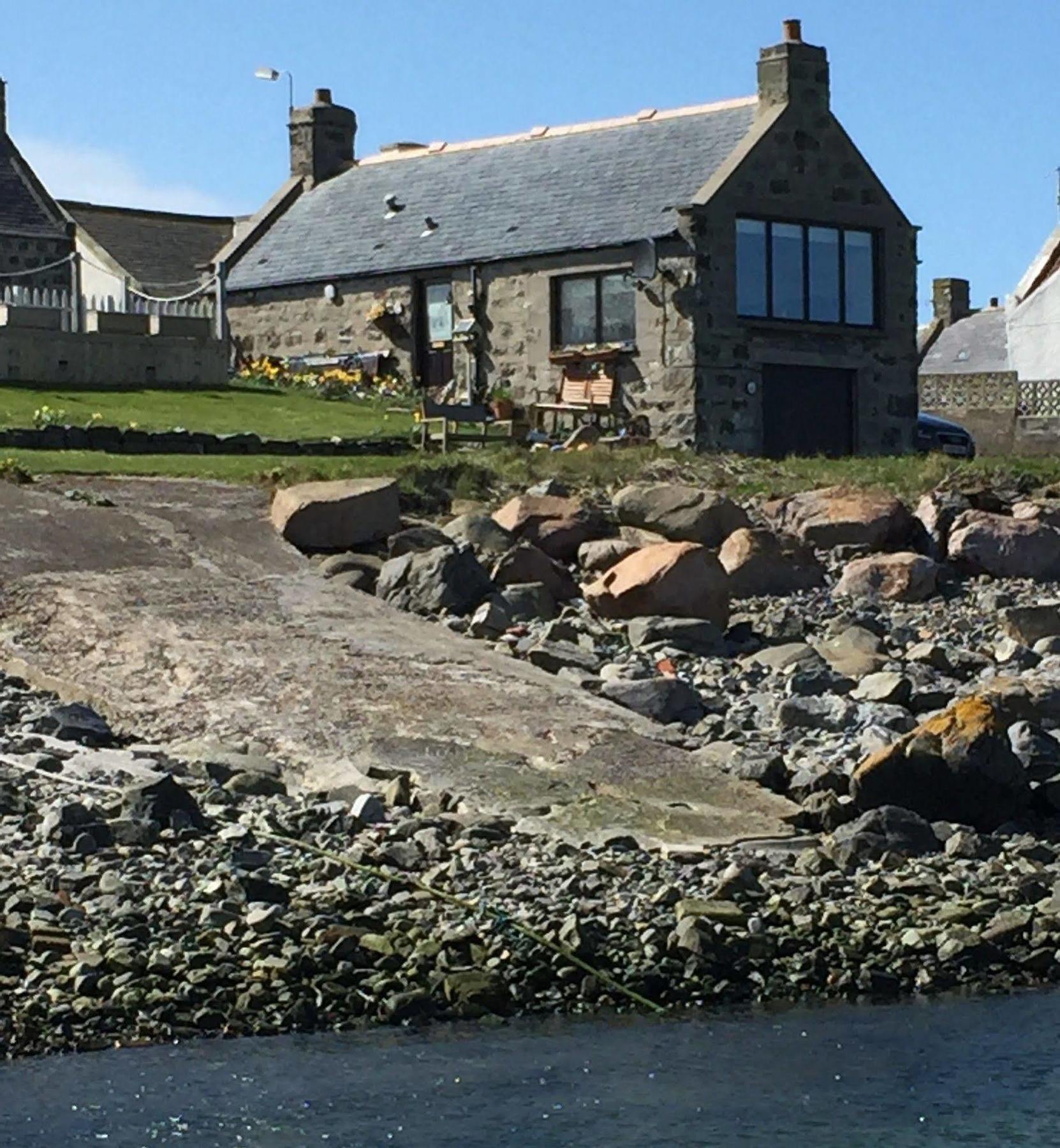 Pew With A View - Seafront Cottages Rosehearty Exteriör bild