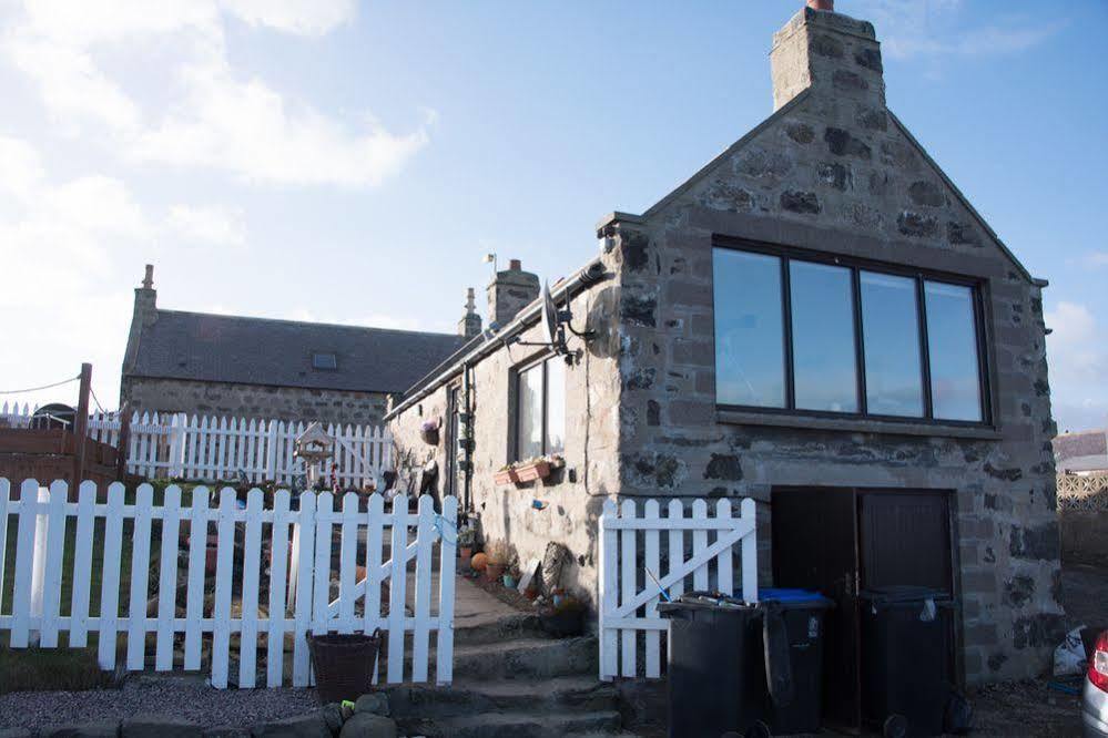 Pew With A View - Seafront Cottages Rosehearty Exteriör bild