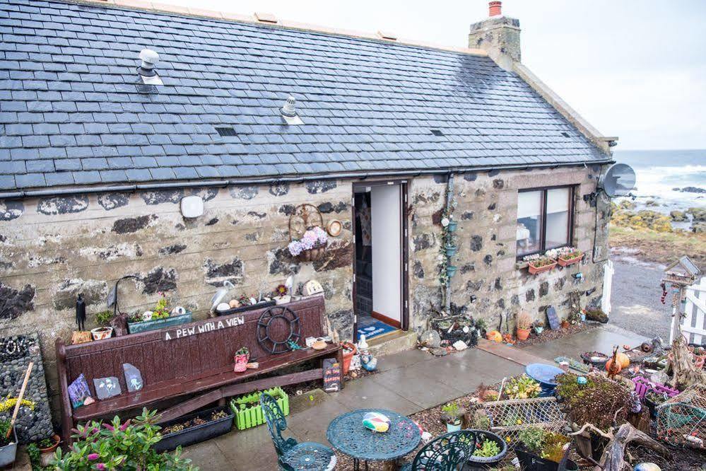 Pew With A View - Seafront Cottages Rosehearty Exteriör bild