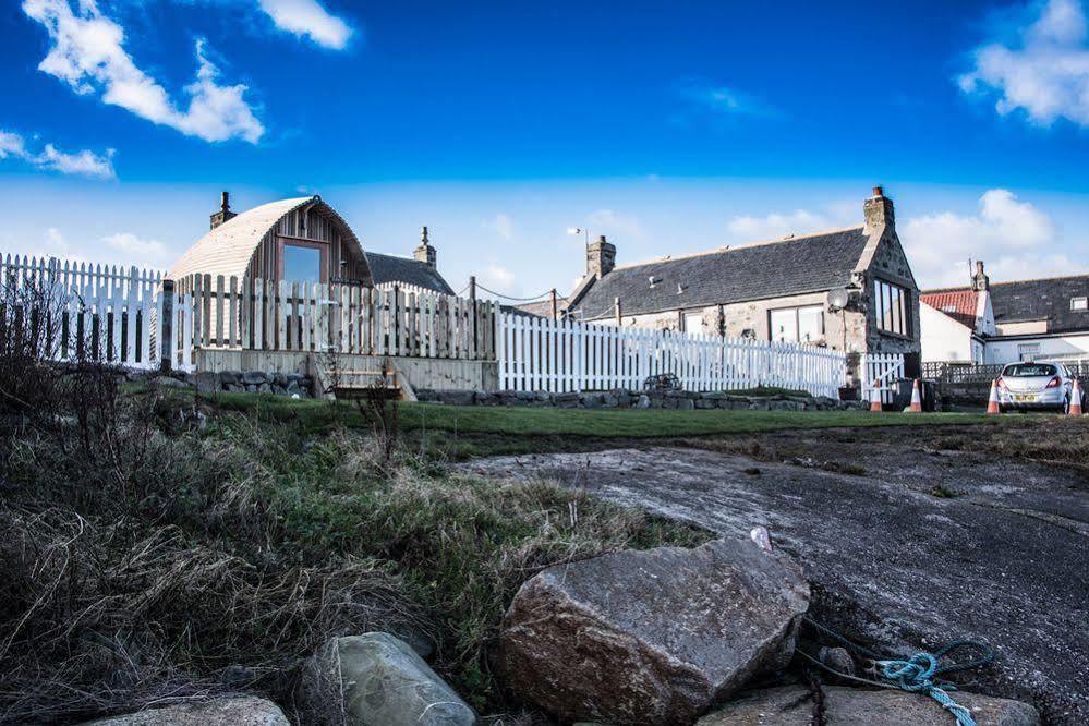 Pew With A View - Seafront Cottages Rosehearty Exteriör bild