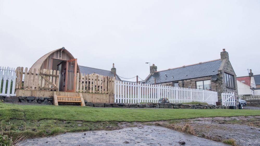 Pew With A View - Seafront Cottages Rosehearty Exteriör bild