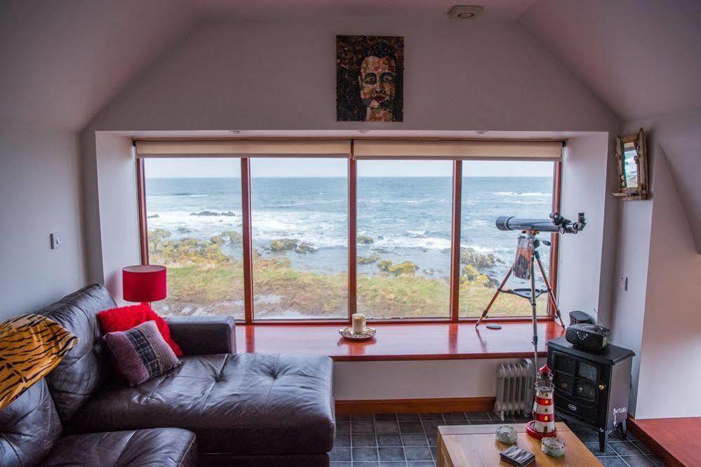 Pew With A View - Seafront Cottages Rosehearty Exteriör bild