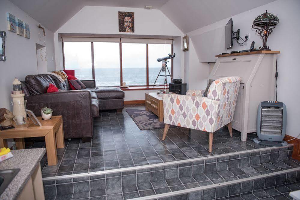 Pew With A View - Seafront Cottages Rosehearty Exteriör bild