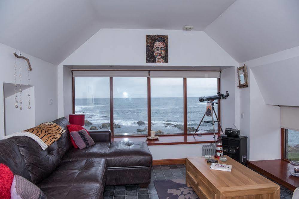 Pew With A View - Seafront Cottages Rosehearty Exteriör bild