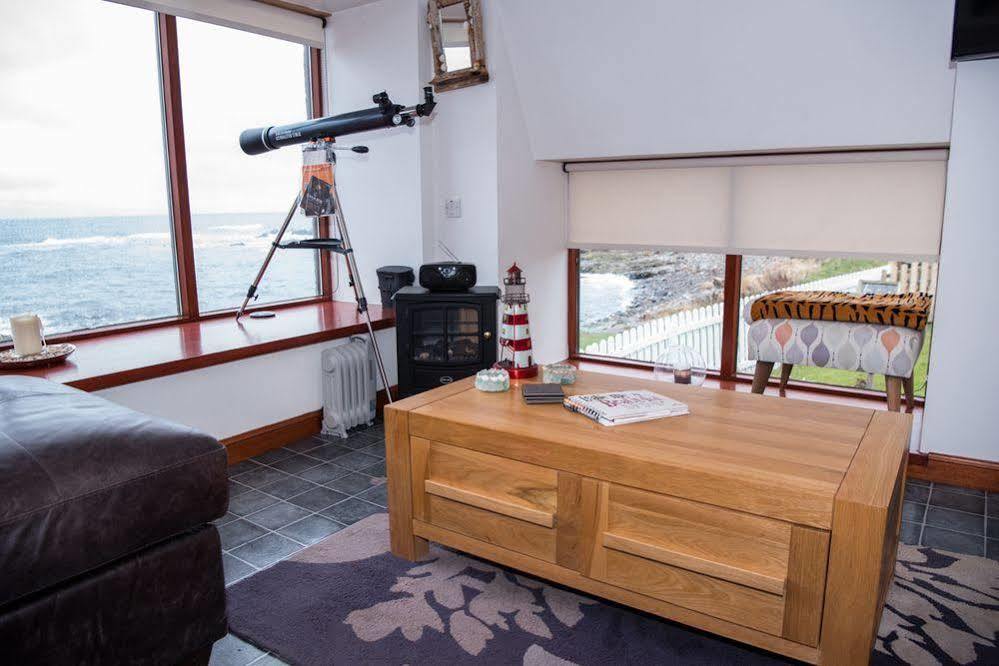 Pew With A View - Seafront Cottages Rosehearty Exteriör bild