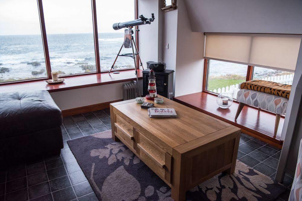 Pew With A View - Seafront Cottages Rosehearty Exteriör bild