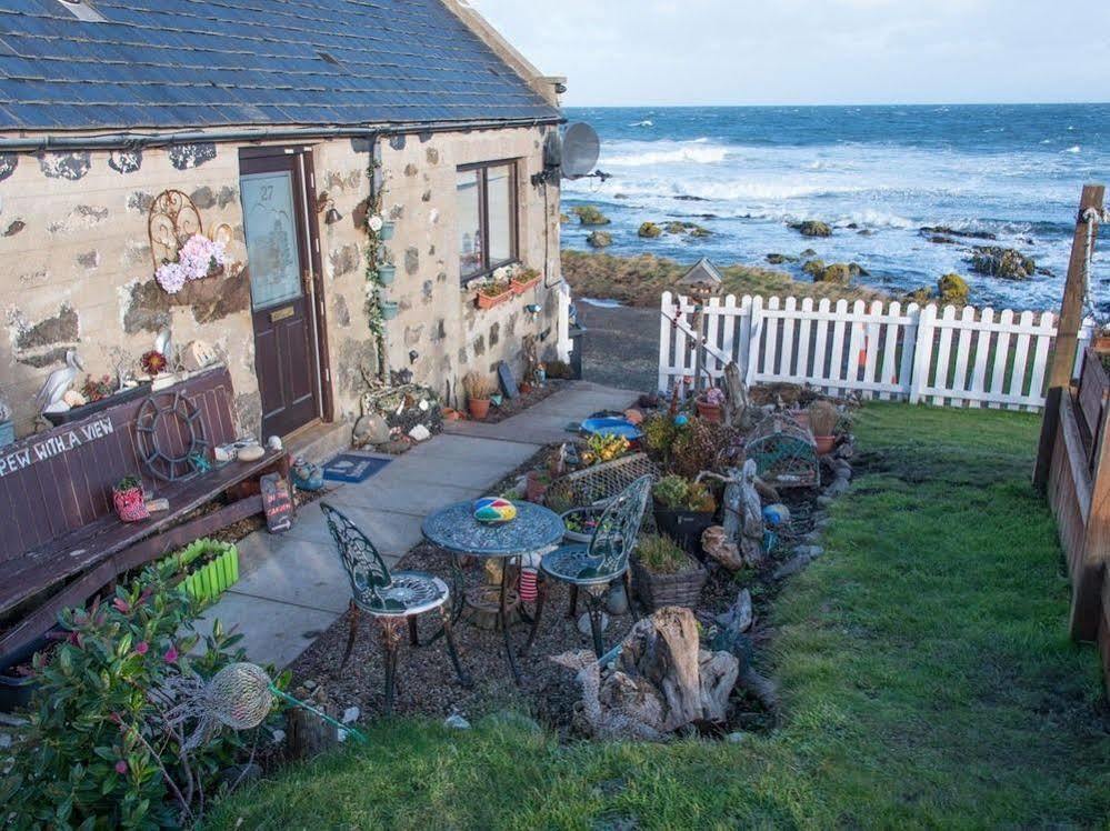 Pew With A View - Seafront Cottages Rosehearty Exteriör bild